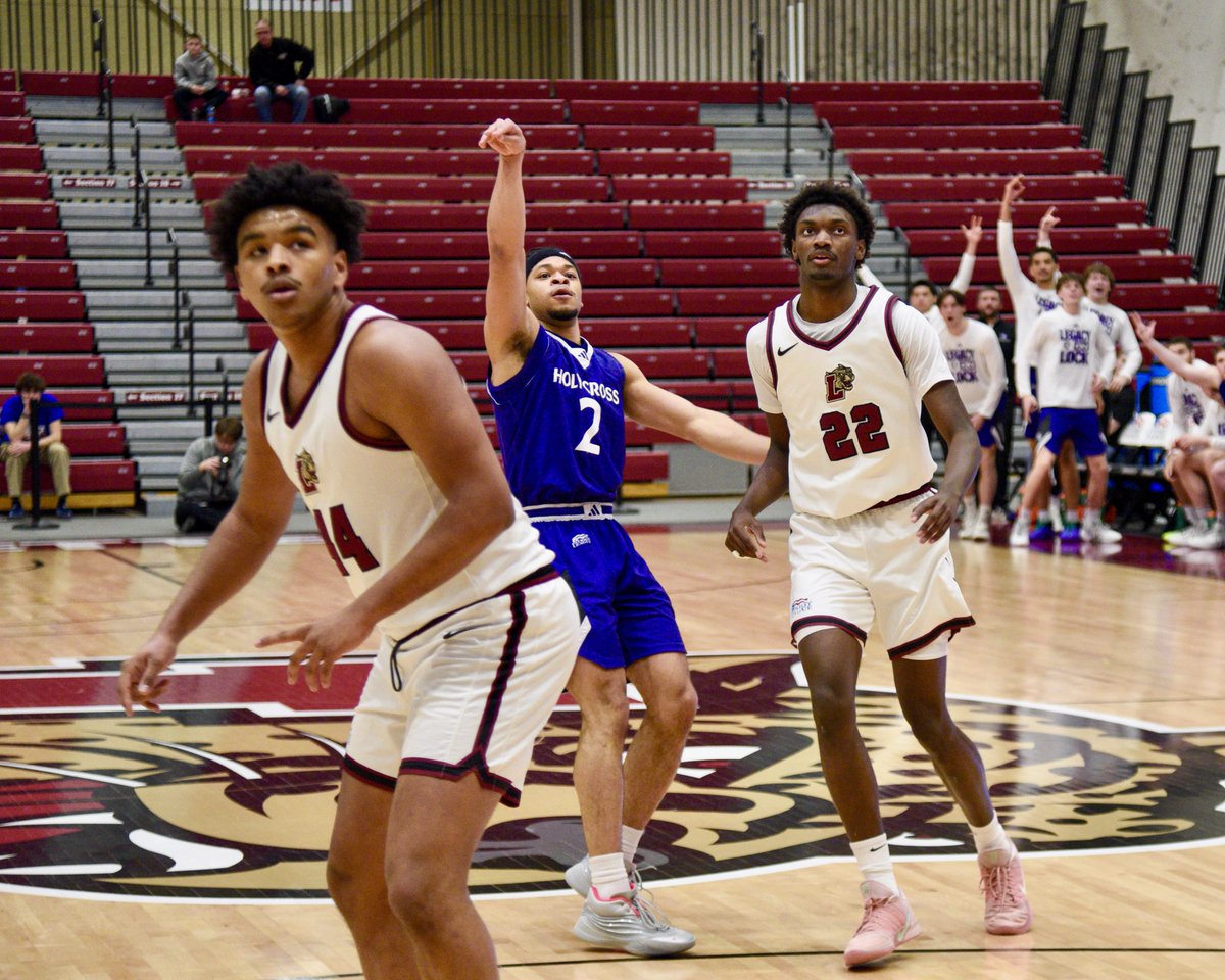 Holy Cross Men's Basketball tweet media