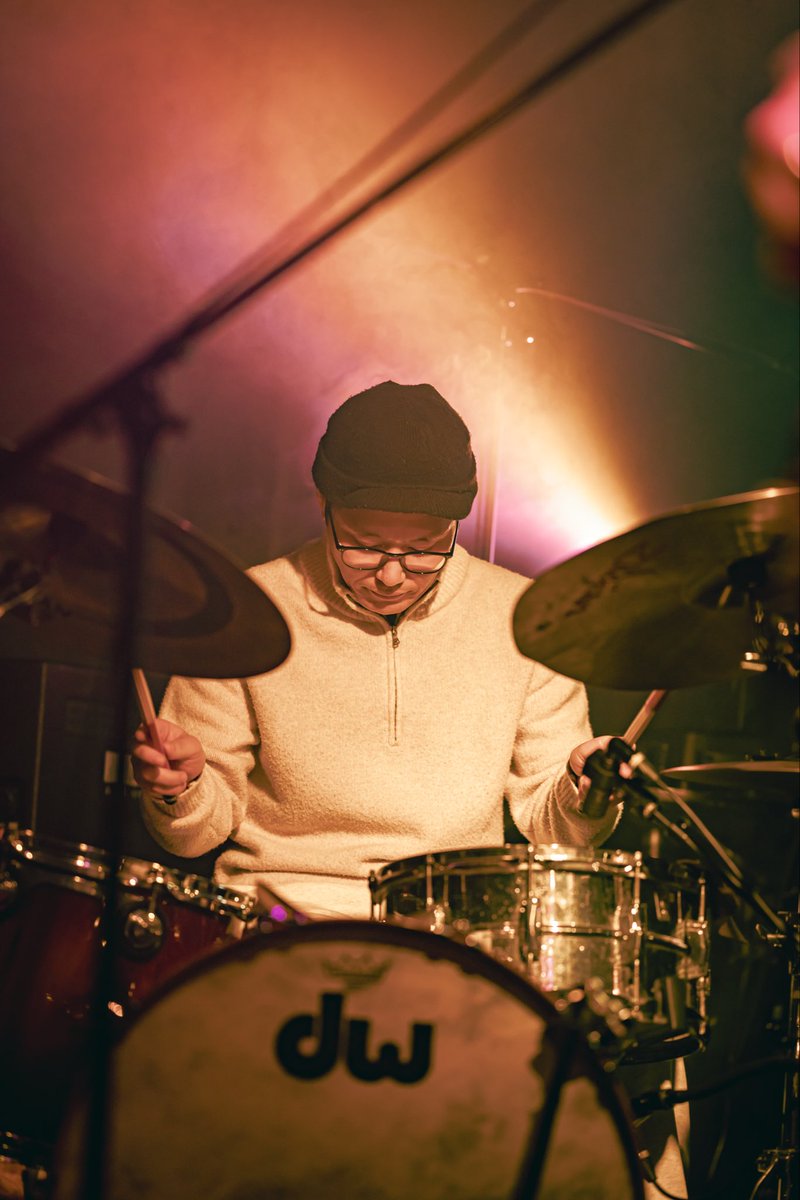 dr_hossy's tweet photo. 【FOLIVORA&amp;屑星 リリースツアー台湾編】
ちょっと台湾行ってライブしてくる！
屑星と2バンドで回れるのも嬉しい事この上ない！
あの頃、こんな展開が待ってるなんて思ってもなかったよ！
俺、パート違うしwww
ツアーマネージメントのぬーさんもほんとありがとうございますっす！
対バンも楽しみすぎ！ https://t.co/rnV6IkhFm6