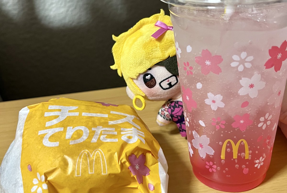 毎年、楽しみにしているチーズてりたま♪
とちおとめ白桃フィズ桜色で可愛いです😚✨️
#マクドナルド #SORAの推し活日記