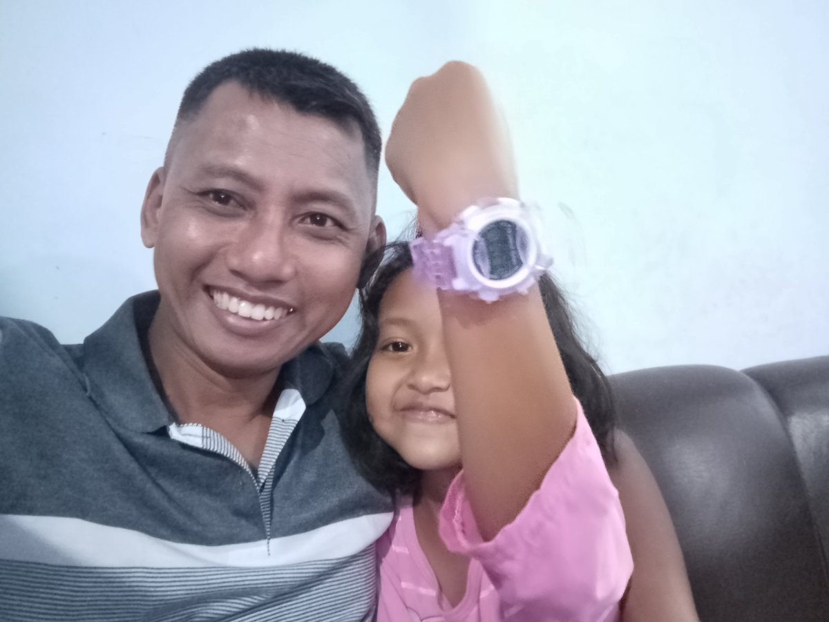 arnoaulia's tweet photo. bersama poRORO
cc: @mbahwosupit
#EdisiPamerJamTanganBaru https://t.co/9YwdoDcabi