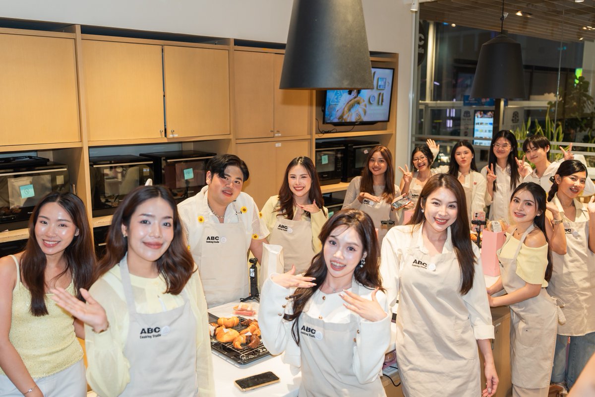 3ceth_official's tweet photo. 🥐✨ 3CE Bready to Bake Workshop Wrap Up 🥐✨
#3CECOLORBAKEREDITION
#3CEBREADYTOBAKEWORKSHOP
#3CExABCCookingTH
#3CETH https://t.co/hNqfr6MOxi