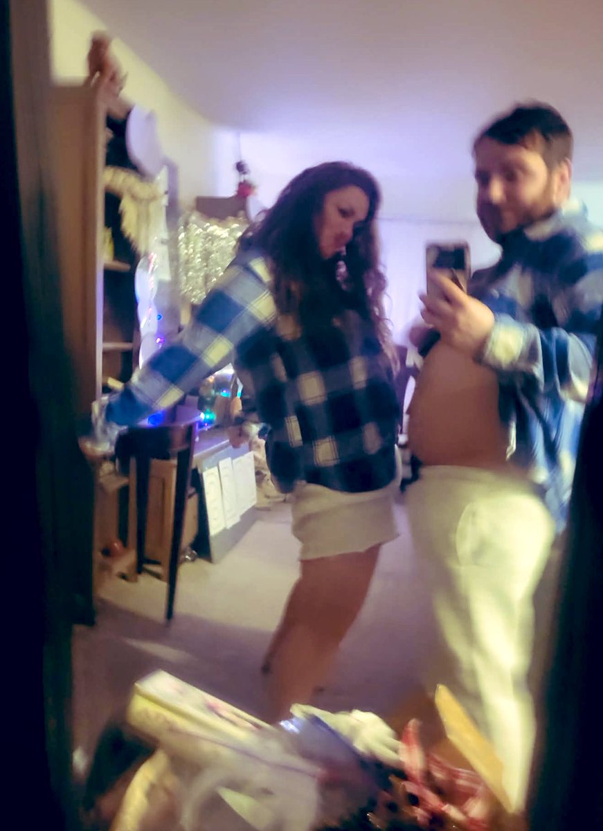 ElsieLooby's tweet photo. Here’s one of those times when your weird matches their weird. #MatchingPajamas #love https://t.co/ZmS8GNVYok