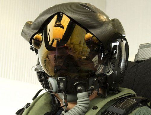 GozelPaul's tweet photo. The helmet of an F 35 pilot costs $400 000 / 5.4 million pula / 6.5 million rand/ ₦ 558,000,000/ KES 51,600,000 America made 1300 of these jets. Mind you it's not their most lethal jet...the F 22 raptor is. https://t.co/VQ0S9Cpz8K