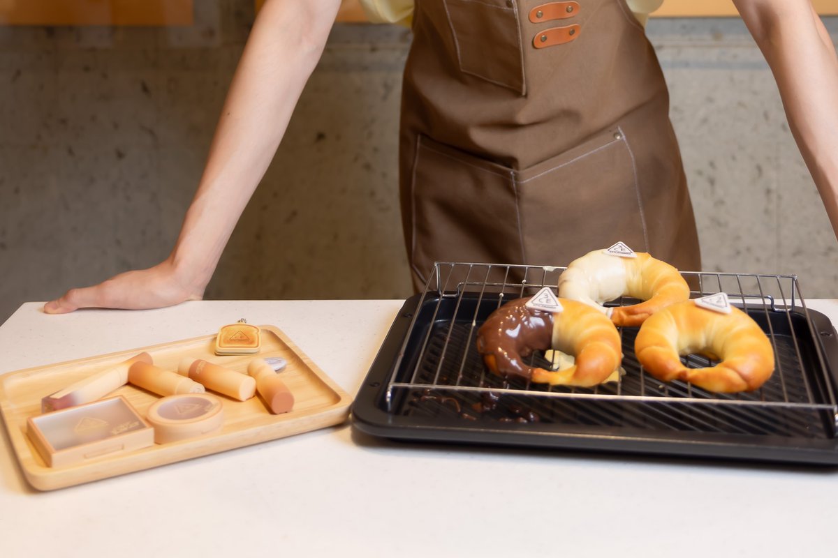 3ceth_official's tweet photo. 🥐✨ 3CE Bready to Bake Workshop Wrap Up 🥐✨
#3CECOLORBAKEREDITION
#3CEBREADYTOBAKEWORKSHOP
#3CExABCCookingTH
#3CETH https://t.co/8Q94MjpLvf