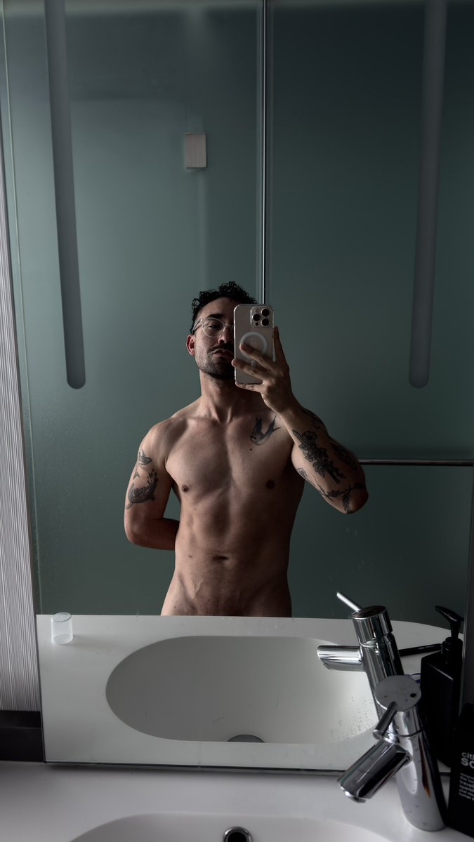 Me hago el bonito en los espejos de hotel 💅