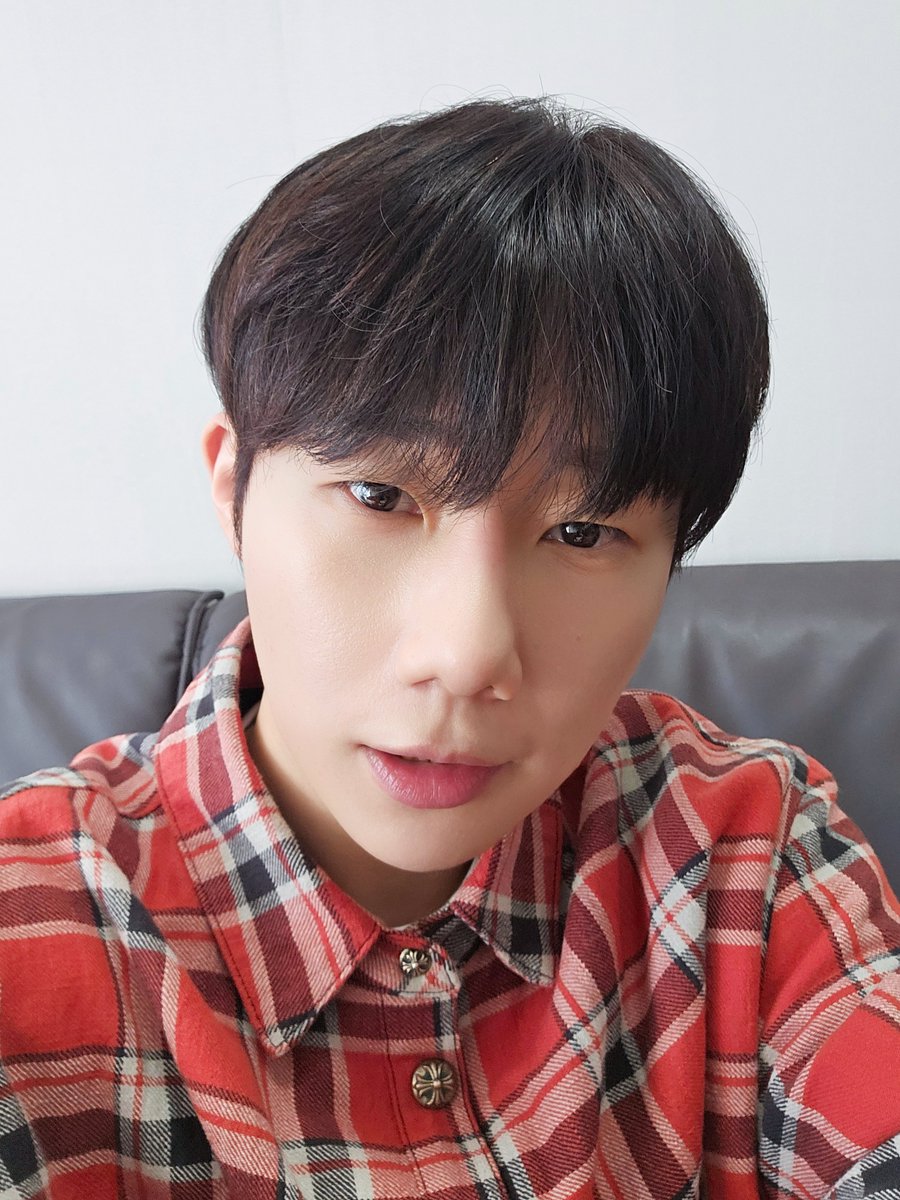 [📸] 

2026.03.04
@ MBC FM4U <정오의 희망곡 김신영입니다>

나른한 점심시간, 성규와 함께 즐거우셨나요?✨

신나게 수다 떨다 보니 
여러분이랑 같이 맛있는 점심 한 끼 
든든히 먹은 기분이에요!🍚

성규가 전한 활기찬 기운이
남은 오후를 버티는 기분 좋은 힘이 되었길 바라면서💕

#김성규