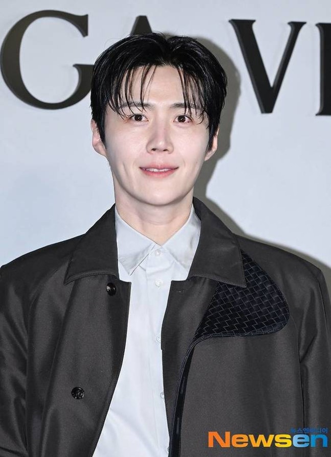 KoreanUpdates tweet picture