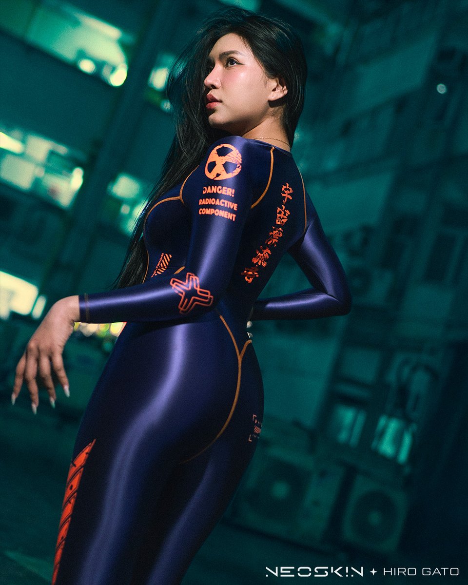 The backyard feels untouched by time, even after everything else changed.

Neoskin Ver.1 “Wanderer in Space” by Hiro Gato.

Handcrafted from satin spandex with neon detailing for a futuristic look.

Get it here: hirogato.com/neoskin

#コスプレ #サイバーパンク