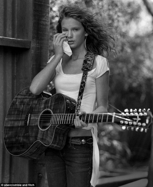 discodiick's tweet photo. Taylor Swift for Abercrombie &amp; Fitch (2003) https://t.co/vjevEdbCC1