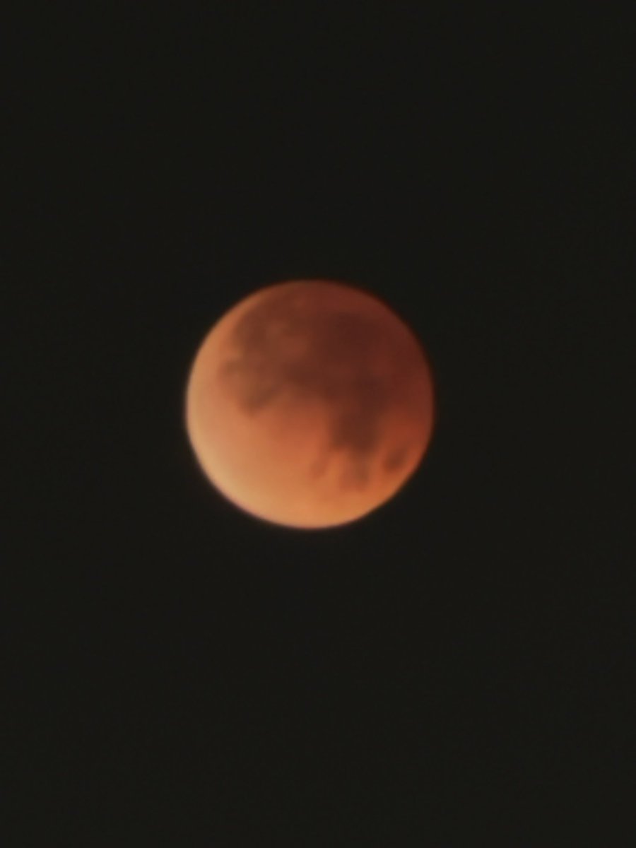 elnawualito's tweet photo. Sharing the pics I took of the full moon and the eclipse from last night. They ain’t HD4KNasaRes hahaha but I loved them. 

Last night I closed a chapter in my life. 
I made a pact with the moon.
I started feeling like myself again.

Let’s fuckin’ go man! ✨♥️🌕🖤 https://t.co/MddU9xMDN2