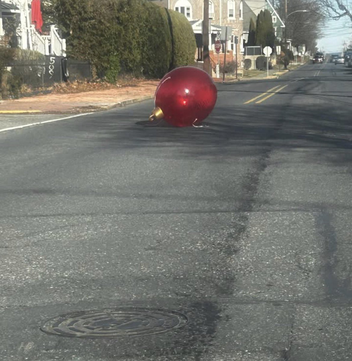 InflateBuster's tweet photo. An abandoned #inflatable ornament https://t.co/2ThBHkBgav