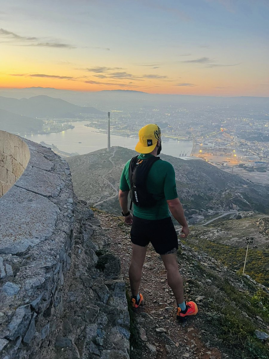 Buda87365's tweet photo. El que tiene un "porqué”para vivir , puede soportar cualquier como…! 
Buena vibra siempre!⛰️🤘🏽⚡️ https://t.co/Hco82Aqqos