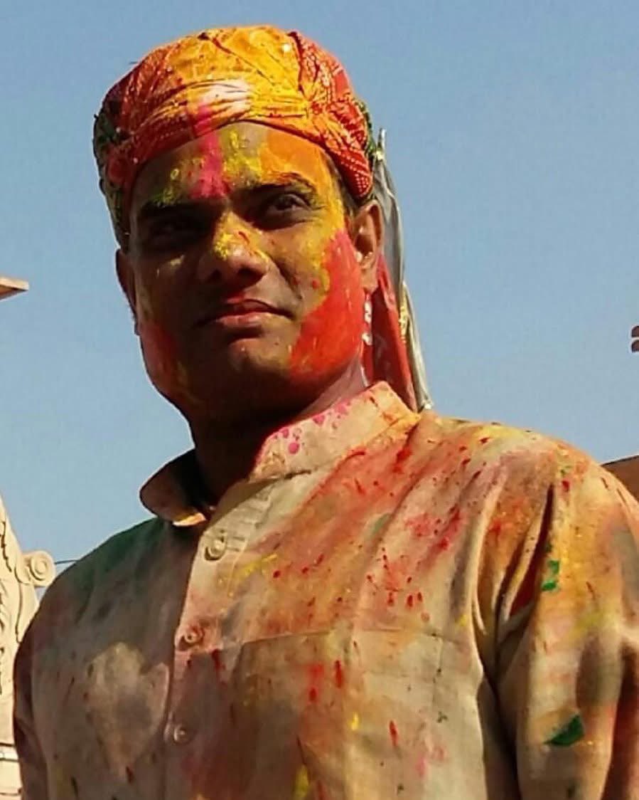 imohannarayan's tweet photo. होली के पावन पर्व पर आप सभी परिवारजनों को हार्दिक शुभकामनाएं..

रंगों का यह उत्सव हमारे विविधतापूर्ण भारत की एकता, समरसता और सद्भाव का जीवंत प्रतीक है। आइए, इस रंगोत्सव हम सब मिलकर भेदभाव के हर रंग को मिटाएँ और प्रेम, भाईचारे एवं सामाजिक सौहार्द के उज्ज्वल रंगों से राष्ट्र जीवन को आलोकित करें।

भारत माता की जय 🚩

#Holi2026 #HoliWishes