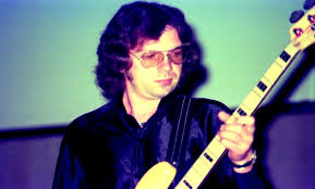 progrockpills's tweet photo. Doug Ferguson
Il 4 marzo del 1947 nasce Doug Ferguson, bassista inglese noto per essere stato membro dei Camel fino al 1977
#DougFerguson #Camel #Canterbury #Yesterdaypills #RockandOthers #Progrockpills #ProgRock #ItalianProg #Musicalmind https://t.co/MRWRIgEH99