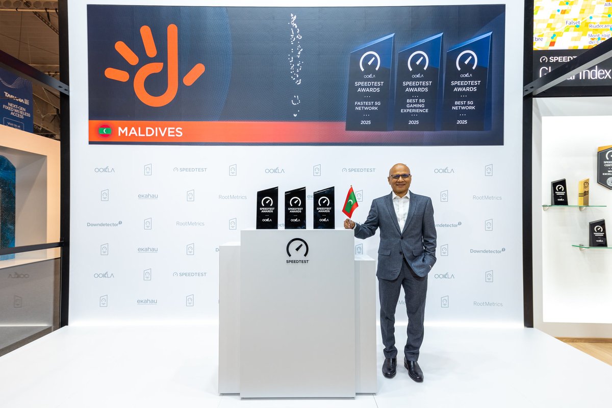 Dhiraagu's tweet photo. We are honoured to receive three Ookla #SpeedtestAwards, based on Ookla® Speedtest Intelligence® data for 1H 2025:

🏆 Best 5G Network
⚡ Fastest 5G Network
🎮 Best 5G Gaming Experience

A proud #5GHattrick, reaffirming our commitment to delivering the best and fastest 5G experience in the Maldives.

#5GHattrick #Dhiraagu #TakeOnTomorrow #TheNationsConnection
