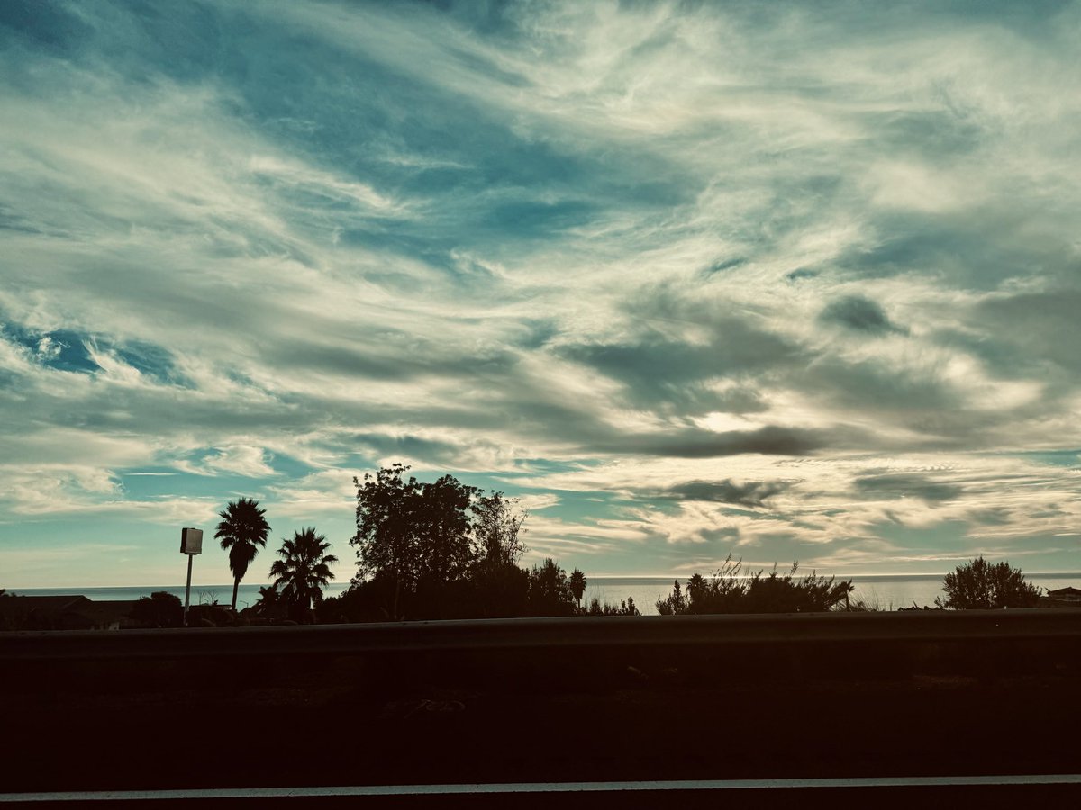 WildDevice's tweet image. A simple shot from the road 

#driving #NatureBeauty #photography