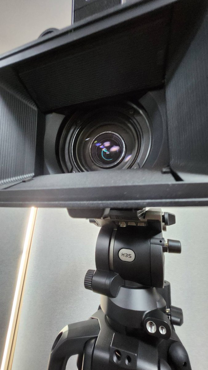 colorsmasato's tweet photo. 繁忙期に向けて 新たな三脚を購入しました
#Libec #HS350QC
4月~ 新卒者2名 新入社員が増えるので 編集PCも追加購入 +社内のレイアウト変更で備品購入
毎年 3月はお金が多く飛んでいきます笑
新たにご依頼して頂く団体様に弊社が、どんな公演に関わっているか
2026年1月、2月分 まとめました ※撮影実績🎥✨
(一年で一番 撮影が少ない月なんですが 遠征もあり 濃い2か月でした)
🎦『#冒険者たち2026』オーディション 6/13 6/14 新国立劇場中劇場
🎦#プルミエールバレエスクール さん『バレエ公演』横須賀市文化会館
🎦#エパティークバレエスタジオ さん『バレエ発表会』府中の森芸術劇場ふるさとホール
🎦『#なぞの同窓会 !? VOL.2』音楽イベント 赤羽ReNYalpha 📡ライブ配信
出演:新堂敦士 Sana SASEBOBROTHERS フレディ波多江 MAKI すわひでお MC 永野希
🎦#ファンタスティックアートステージ さん『バレエ公演』江東区文化センター
🎦舞台『#LIFE海の家の物語-』キマグレン さん 赤坂レッドシアター
脚本: 鈴木智晴 演出: 山本タク
出演:広井雄士 吉原雅斗 キマグレン(特別出演)上野凌大 あわつまい 冴木柚葉 絃ユリナ 真島淳 河村薫平 助川綾美 山口ふみや 黒木文貴 三上竜平
🎦#SweetFairyバレエスタジオ さん『バレエ発表会』府中の森芸術劇場ふるさとホール
🎦#劇団虚幻癖 さん『GHOST MIX Ⅵ』築地本願寺ブディストホール
脚本・演出:島岡昌平
出演:ちむらゆーり 山岡亜珠紗 野崎絵里菜 清水宗史 春見謙心 岡教寛 木下彩 中山さつき 古堂たや 平野隆士 朱田弘幸 川守大貴 船津祐太 佐知sachi 宮園ちづか 佐藤陽介 近野莉子 福原聖子 中井杏奈 村田諒人 嶋梨夏 三井伸介 晨火 +A、Bキャストさん
🎦『#幕末松風録 ~京の章~』京都 先斗町歌舞練場 📡ライブ配信
出演者:RIKU (THERAMPAGE) 伊万里有 小西成弥 大友至恩 久保田秀敏 陳内将 加古臨王(演出)
🎦#BalletMYFAIRY さん(愛媛)『バレエ発表会』新居浜文化センター
🎦#スタジオフェルカ さん『バレエ発表会』春日部市民文化会館
🎦新百合子どもミュージカル さん やまと子どもミュージカル さん 稽古風景の撮影
🎦#SitcomLab さん 2作品 恵比寿・エコー劇場
脚本・演出:佐野瑞樹
幻のイントルーダー
出演:佐藤永典 神里優希 富田麻帆 梅田悠 岩田裕耳 天野麻菜 平井浩基 佐野瑞樹
ハッピーハードラック
出演:石田隼 畠山遼 日永麗 牧田雄一 田内季宇 山縣悠己 小野流星 木村公一 小澤暢子 石倉良信
🎦#アイススペーススタジオ さん『ダンスバレエ公演』関内ホール大ホール
🎦#梶原バレエワークス さん『バレエ発表会』サンパール荒川
🎦#EspoirBalletGala Vol.5『バレエ公演』大田区民プラザ
🎦#HYMproduce さん 本読みLIVE 『すりあくっ!!!vol.4』雷5656会館ときわホール
出演:石井陽菜 今江大地 富田麻帆 松村龍之介 室龍太 脚本・演出・進行:前川優希
🎦#男〆天魚 さん『 ふくせんさんとかいしゅうさん 』中野ポケット
作・演出:井上テテ
出演:長戸勝彦 藤原習作 平野勲人 結城伽寿也 田中尚輝 影山達也 外岡えりか 今村美乃 結城りな 土田卓 小橋川嘉人 小日向雪 棚橋幸代 幸村吉也
🎦#劇団ひまわり さん(ブルーシャトル)『新正俊ひとりミュージカル 記憶のノート』シアター代官山
企画・原案・出演:新正俊 脚本・演出・音楽:浅井さやか
🎦『#Showとコント ~11 people one role~』シアターサンモール
脚本・演出:おおたけこういち
出演:宇野結也 健人 川上将大 足立英昭 稲葉光 フクシノブキ 吉田邑樹 野間理孔 沖矢悠 川口ナオ おおたけこういち
🎦大人の会議室シリーズ 舞台『#間違いから始まる正義』神田明神ホール
脚本・演出:私オム
出演:<マ>前川優希 富永勇也 前田隆太朗 野口準 荒木健太郎 <プ>二階堂心 松田昇大 明石陸 北出流星 砂川脩弥
各箇所で COLORSスタッフ 撮影、配信で お世話になりました🙇
3月から 忙しくなっていきます!
おそらくあっという間に12月 年末に🤨
今、現在 207日(現場)スケジュール入っております。
【2025年1月~12月】撮影実績
(弊社が昨年 どんな団体さんの撮影をしていたか 是非ご覧ください)※一部
https://t.co/KeBasnVWym
#バレエ撮影 #ダンス撮影 #チアダンス撮影 #フラ撮影 #ベリーダンス撮影 #演劇撮影 #ミュージカル撮影 #ライブ配信 #日本全国撮影OK #舞台映像
#株式会社カラーズHP
https://t.co/mlkM76PFSM