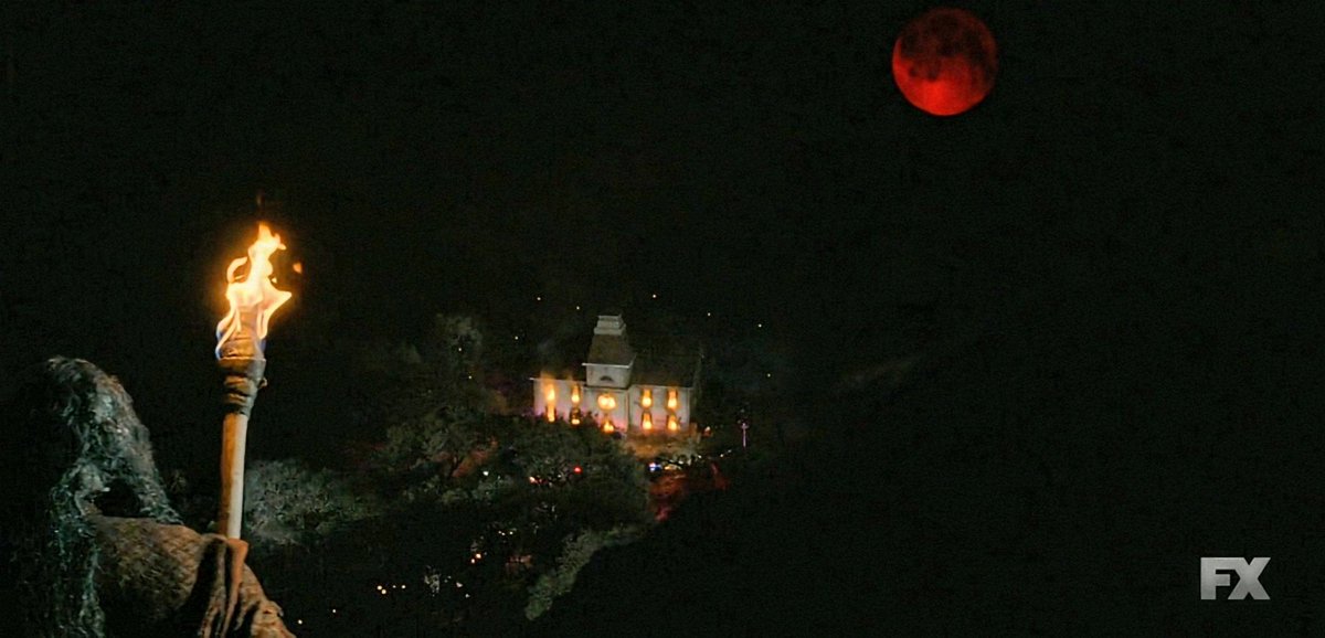 AHS_Mania's tweet photo. ¿Cómo les fue en esta Luna de Sangre?, ¿gritaron a todo pulmón Croatoan en el Roanoke Fest? 🔴
#AHS #BloodMoon #Roanoke #LunaDeSangre #BloodMoon2026 #bloodmooneclipse #Eclipse #EclipseDeLuna #Eclipse2026 #AmericanHorrorStory https://t.co/p1ouczLPCO