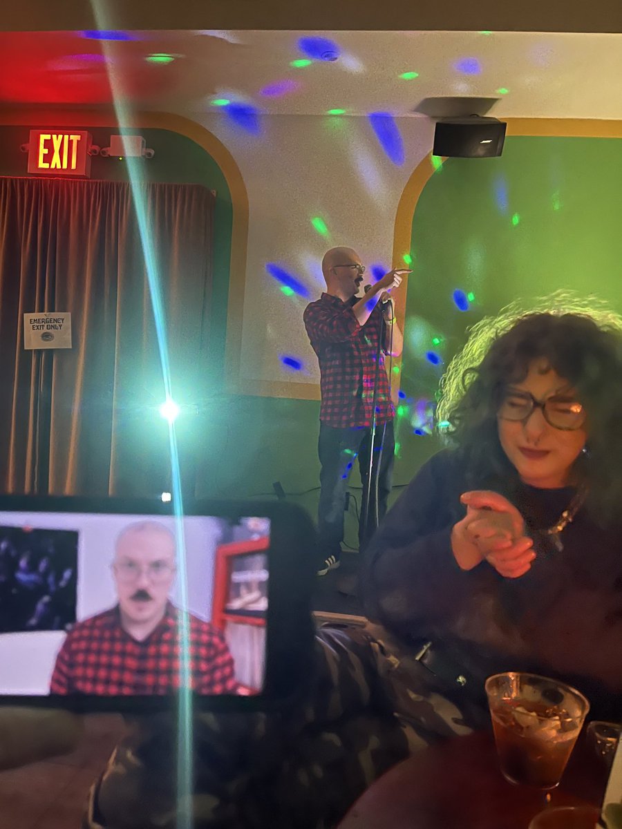 kaelyn ✰ tweet media