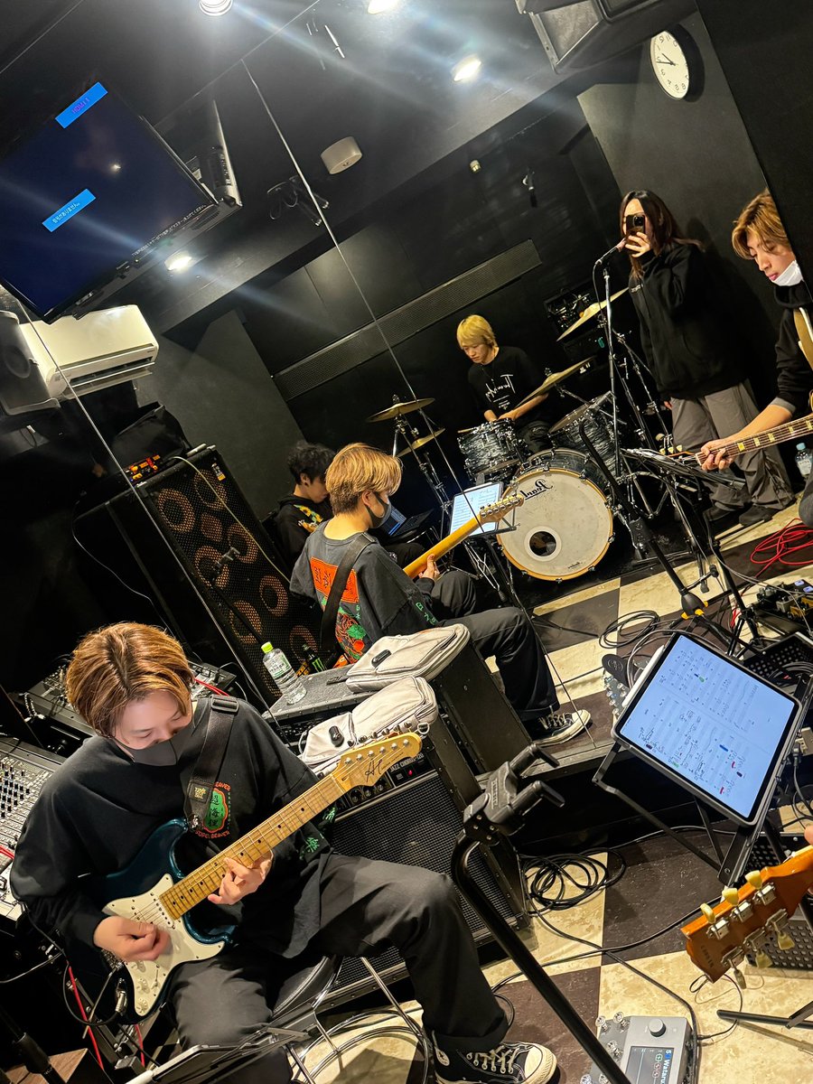 ワンマンリハーサルなう💋

2026.4.11(sat) #エロティック大島 1stワンマンライブ -紫の熱い夜-
会場：新宿club SCIENCE 時間：17:00開場/17:40開演

🎟️tiget.net/events/467656