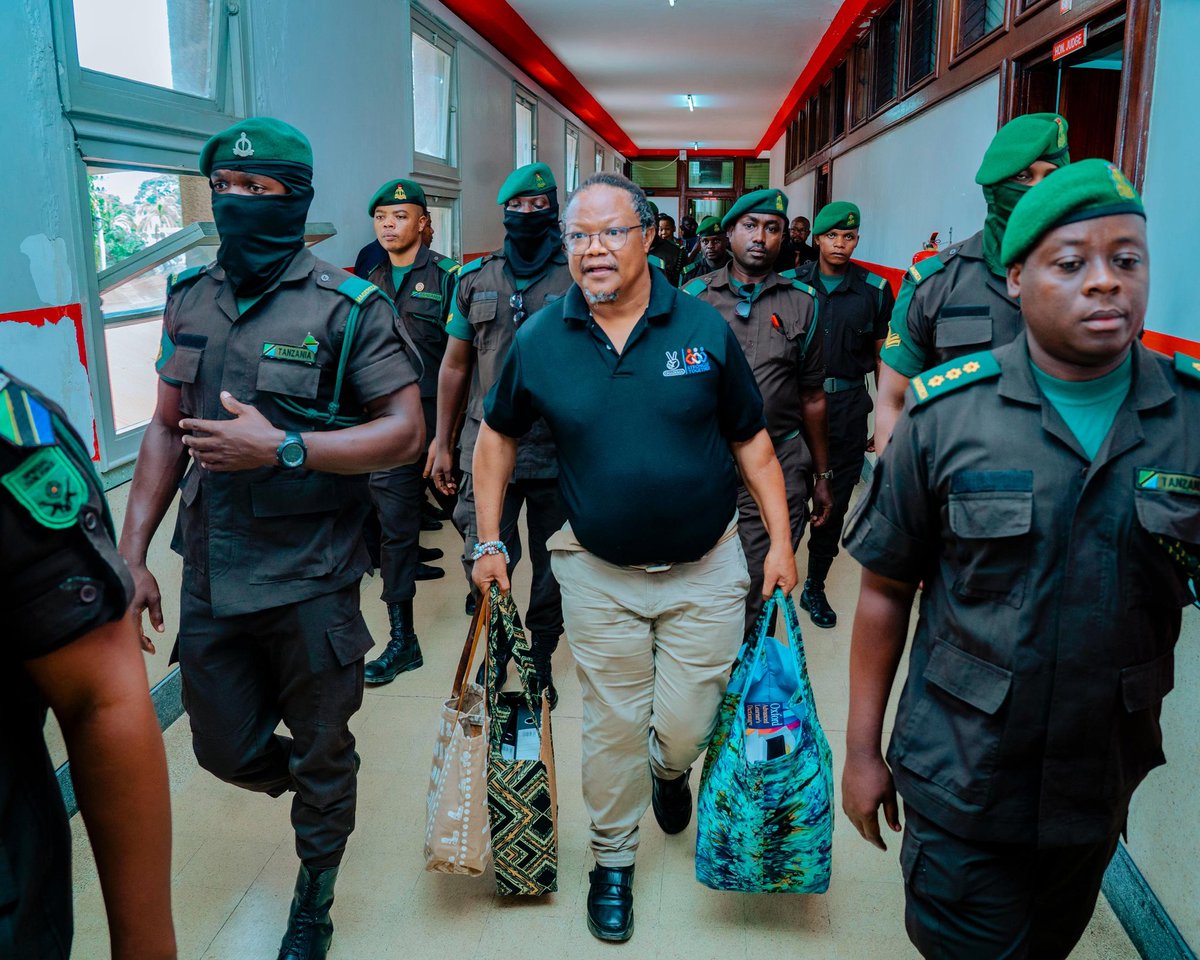 TUNDU ANTIPAS LISSU.. ❤️

REPOST BILA KUCHOKA ✌️