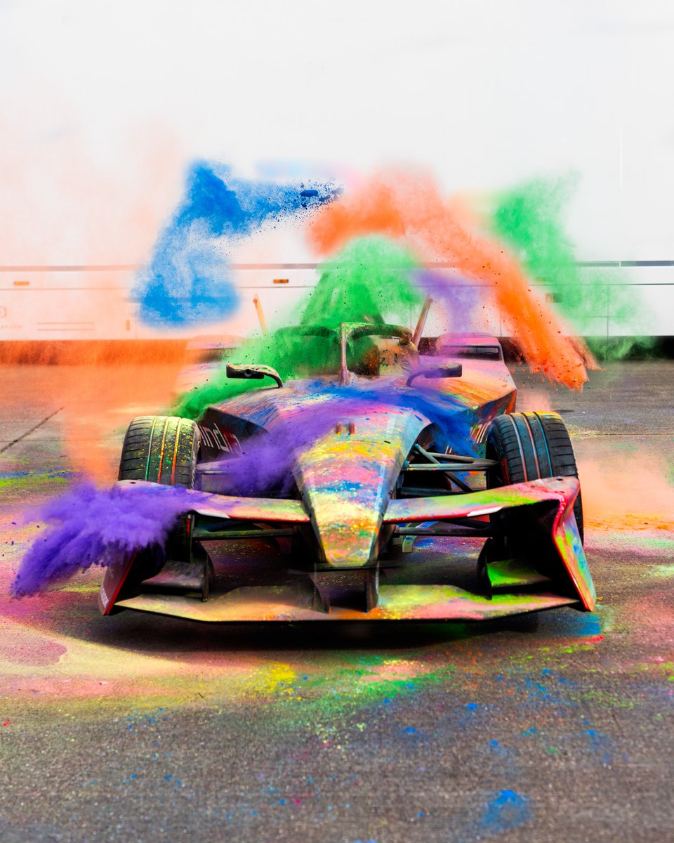 MahindraRacing's tweet photo. Happy Holi, from Mahindra Racing 🌈⚡

#Mahindra #FormulaE #HappyHoli https://t.co/VArt3guS7H