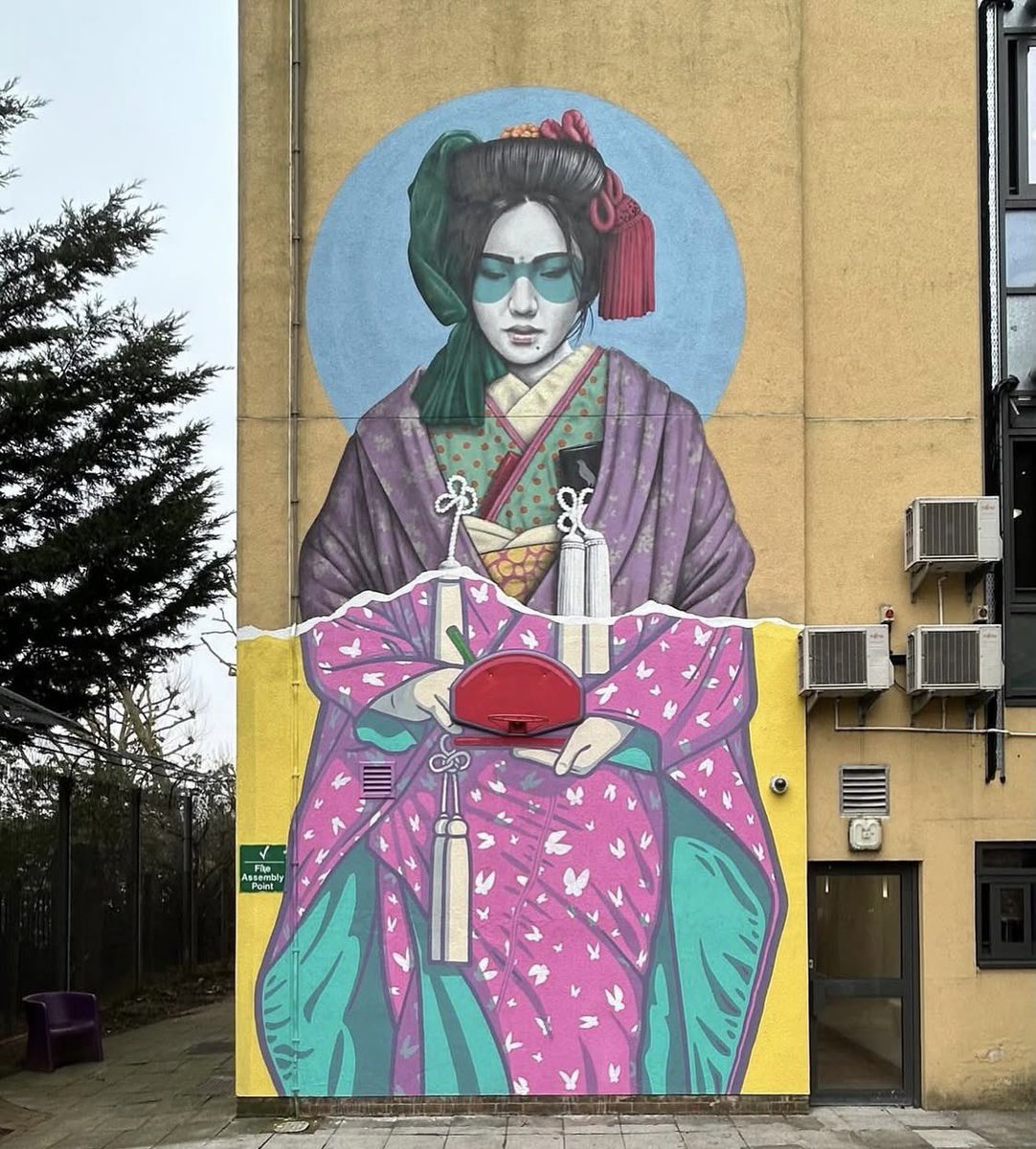 lovestreetart22's tweet photo. Another by Findac, this one was painted in Ladbroke Grove, West London.
#StreetArt #Findac #London #geisha https://t.co/4cv7sjJPUr