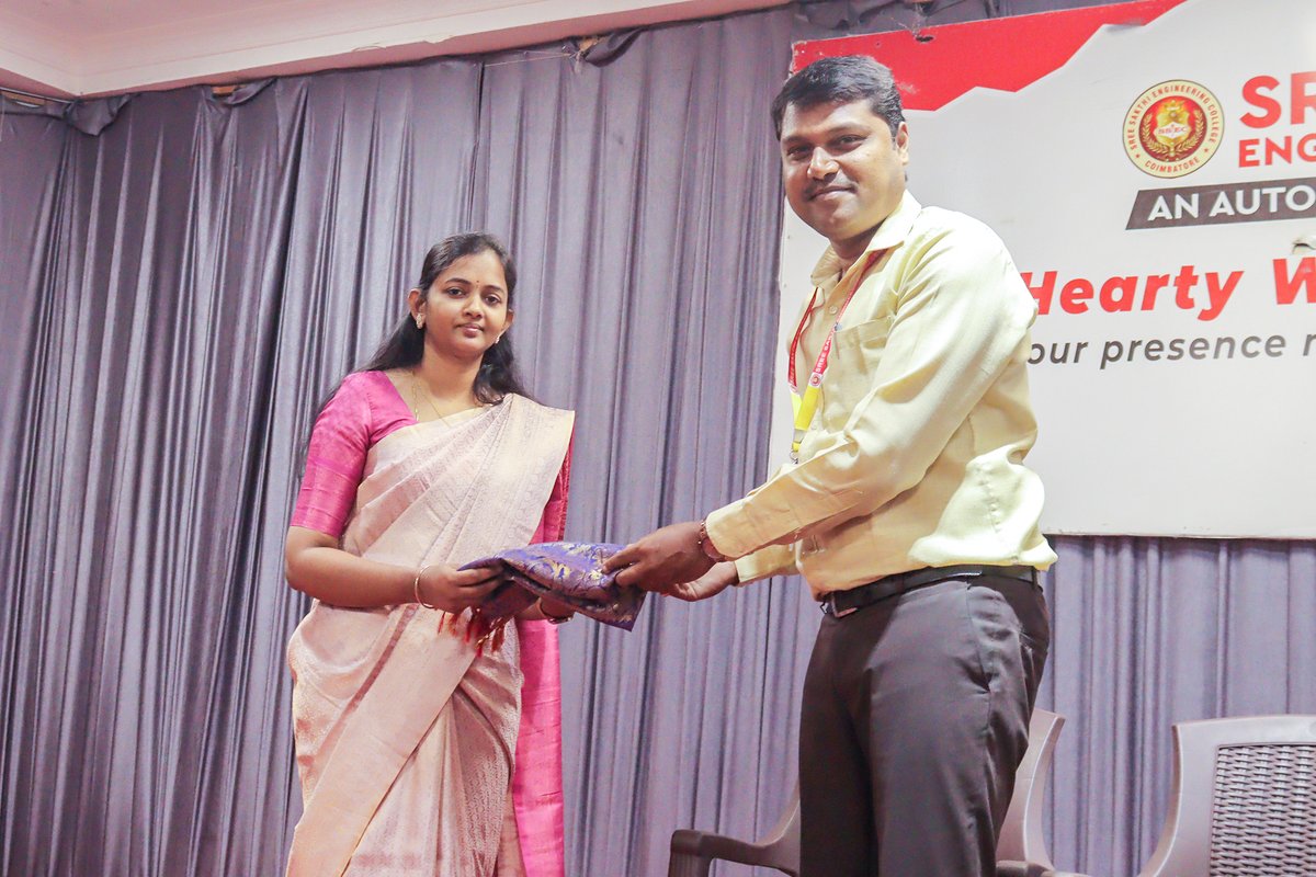 LeadersDesk's tweet photo. Presented Leaders Placer Nexus – An AI Powered Placement Ecosystem at Sree Sakthi Engineering College (CSE Dept.).

Insightful session by Ms. Sharanya Mohandhas on how AI is transforming campus placements. 🚀

#AI #CampusPlacements #LeadersDesk https://t.co/3zsX6f3aiN
