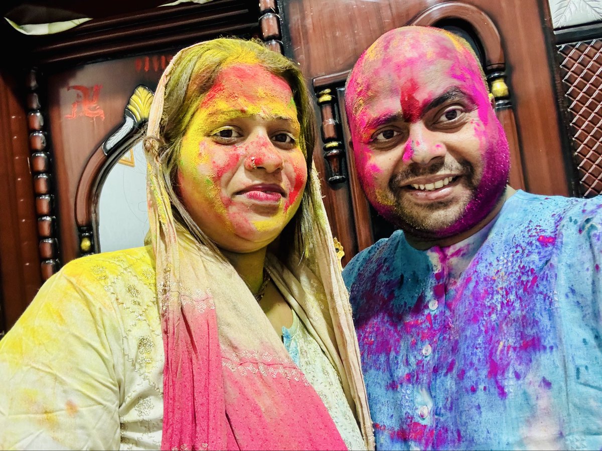 shivkpal's tweet photo. T 001251 - Holi with family 👨‍👩‍👧‍👦💛
May life be filled with love, laughter, and colors. 🎨✨

Wishing everyone a Happy Holi! 🌈 https://t.co/6fI3MLmXxf