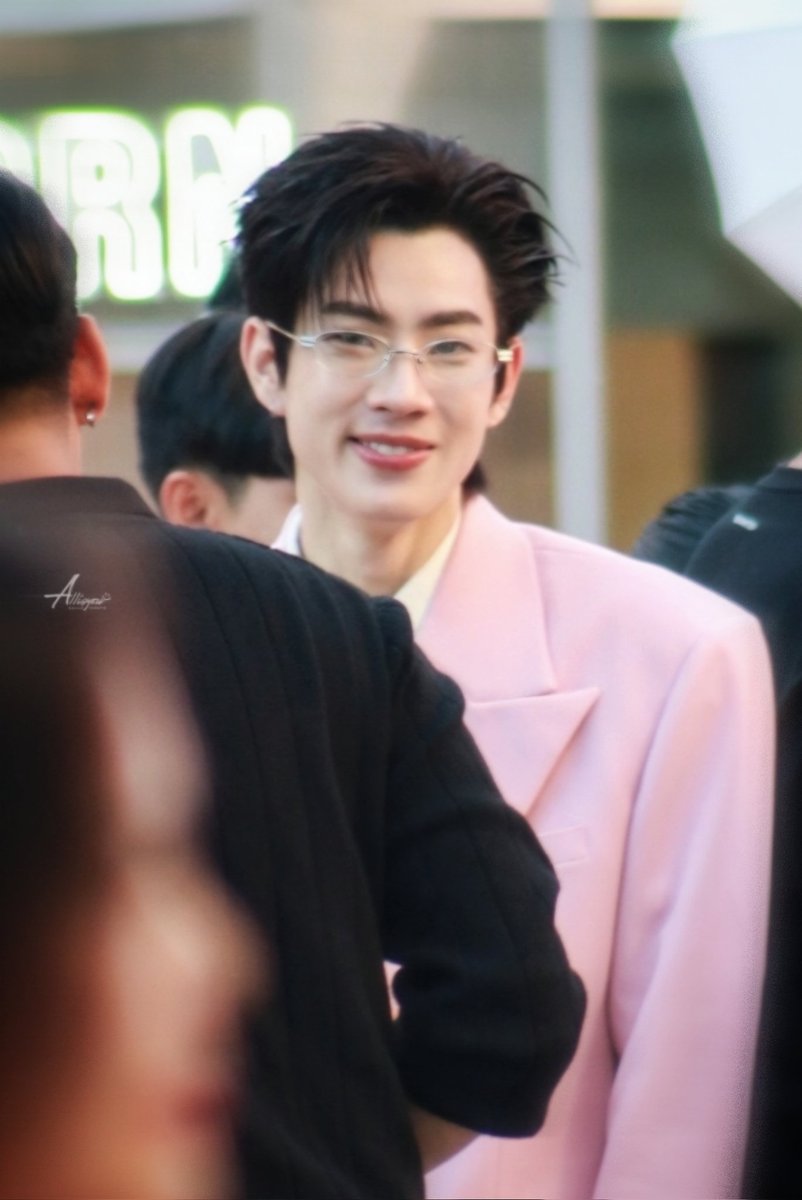_AllisYou's tweet photo. วันนี้โลกเป็นสีชมพูวววว💕

OFF X SRICHAND PDRN EVENT

#SrichandPDRNxBamBam
#OffJumpol​
— #AllsPhoto​ — https://t.co/3VNLuUdSF2