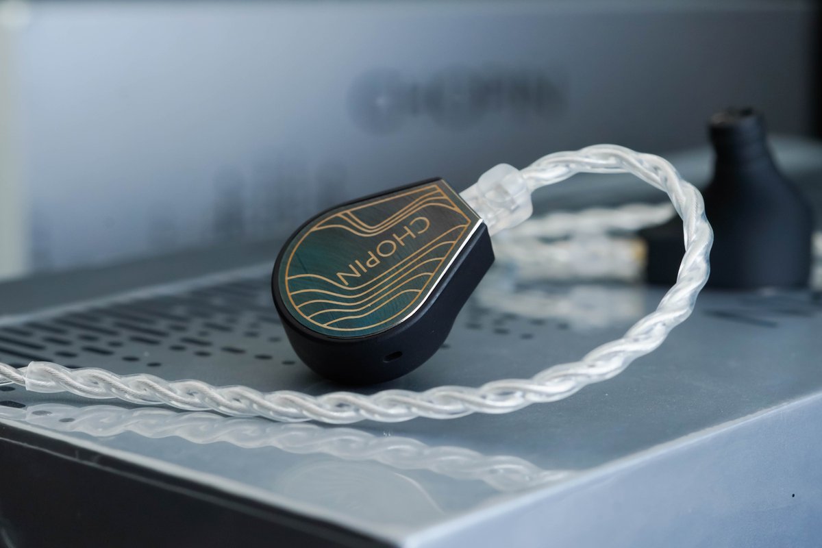 その質感、たまらない。🩶
分離感、透明感、そして心地よい余韻の低音。🎹
Binary × Gizaudio 𝐂𝐡𝐨𝐩𝐢𝐧 で、雑音をシャットアウトし、音楽の世界へ。🎧

#Binary #Chopin #Gizaudio #Nocturne #IEM #HiFi #オーディオ #音楽のある生活