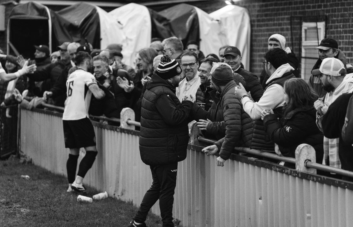HungerfordTown's tweet photo. Next up at Bulpit Lane!

We are back at home on Saturday as we take on @uxfc_redarmy in the SLPS

We need every voice behind the boys as we look to build on last weekend’s brilliant win &amp; push clear of the drop zone

Let’s make the Bulpit roar!

TICKETS
https://t.co/AgRosgOWbS https://t.co/IvMjmVJOQv