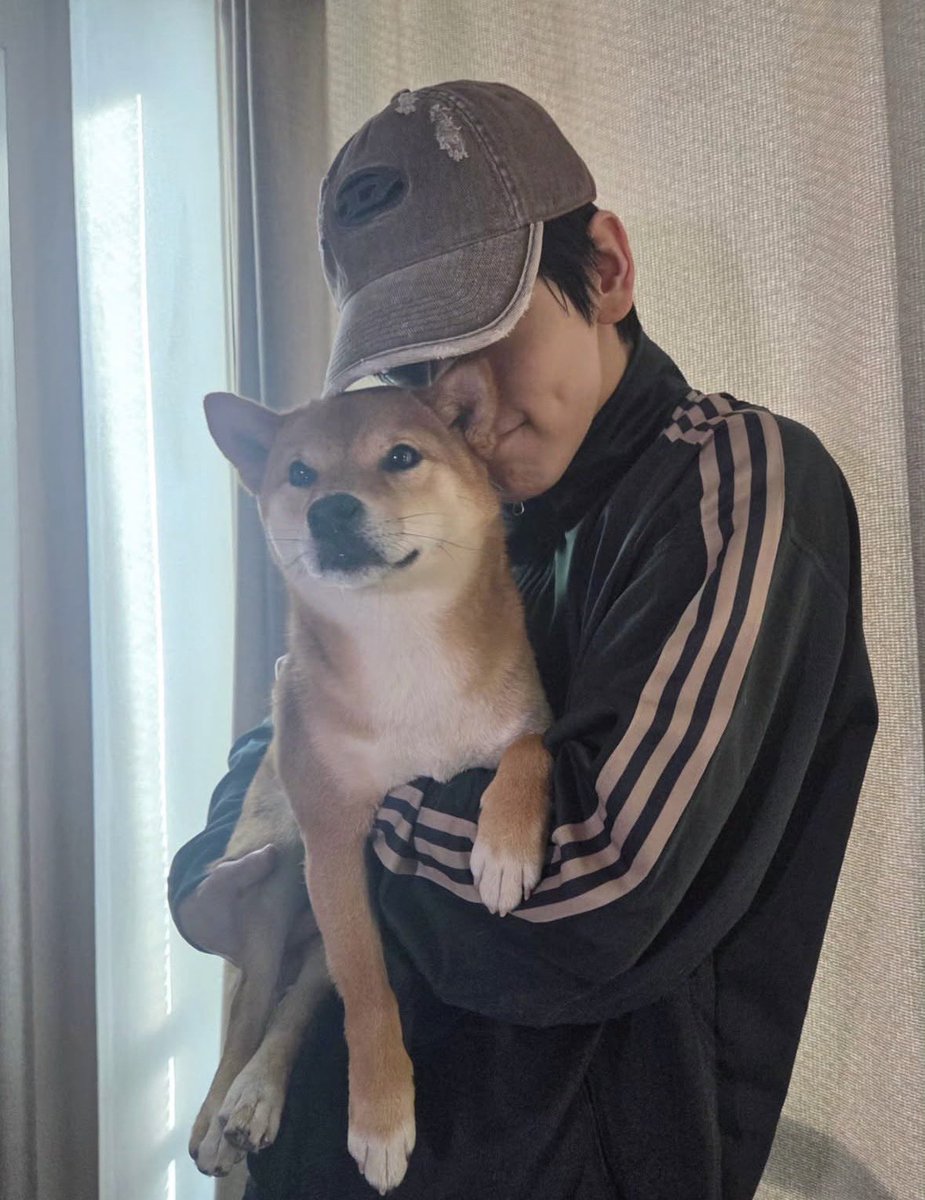 soobinlibrary's tweet photo. 260304

Soobin recommended "Huf" by Shin In Ryu / 신인류 in his recent February monthly soobin post.

*note: he recommended the full album 'Shining Strike' / '빛나는 스트라이크' recently https://t.co/SaWj531YcW