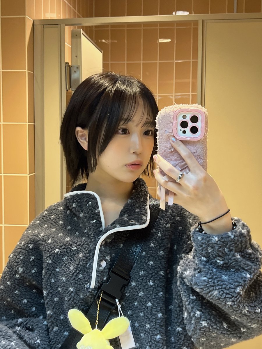 なえなの tweet media