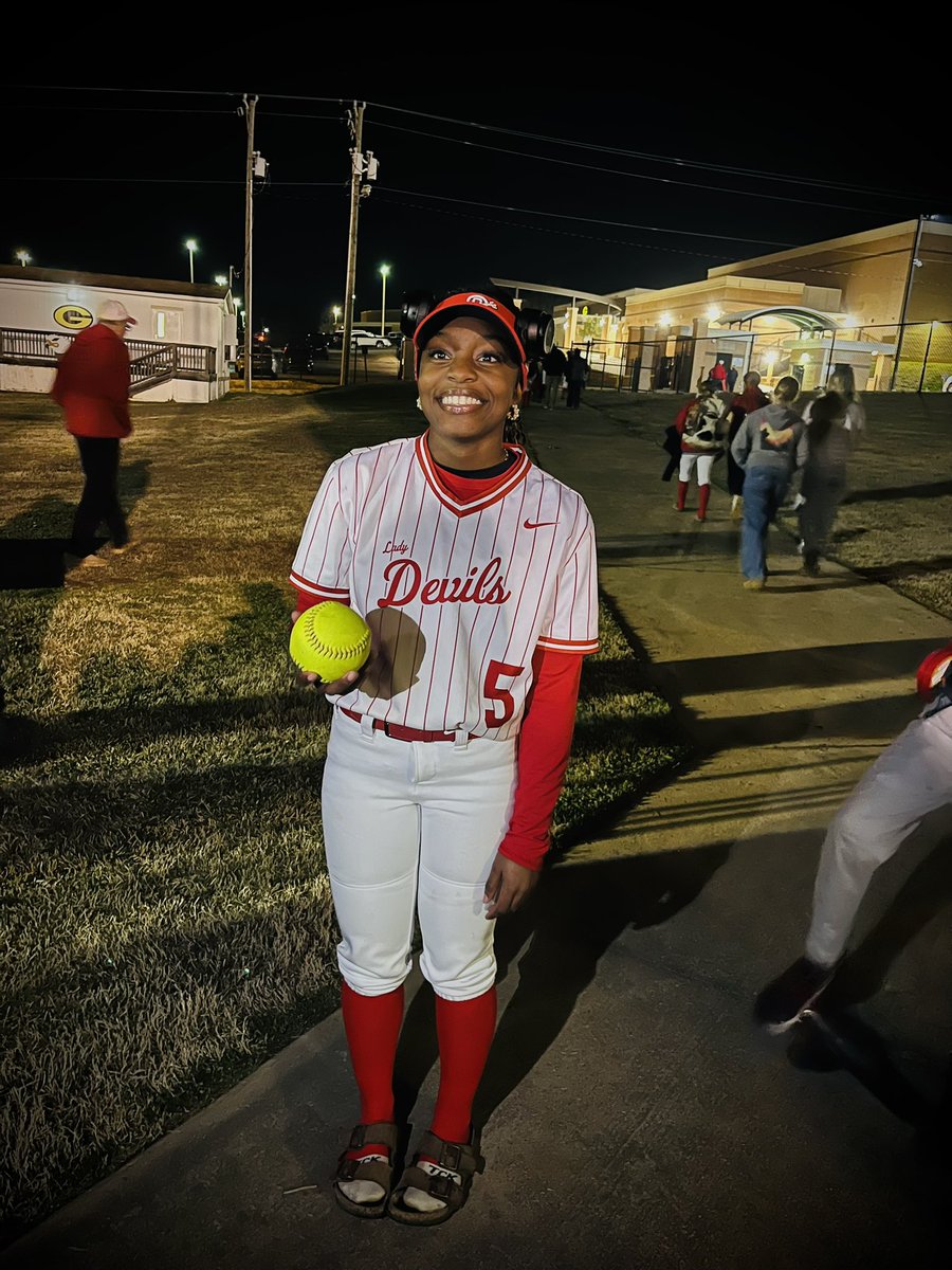 HalleighC92261's tweet photo. 1st game/1st HR/1st win of the season! Let’s go big red! https://t.co/AvLSUd1kvn
