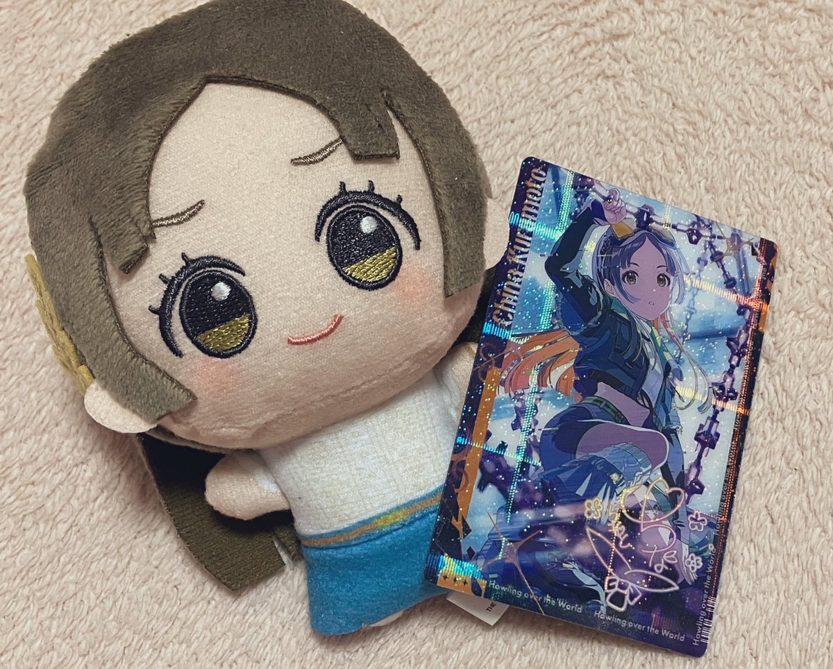 千奈ちゃんのちびぐるみをゲットした後に
買ってくれたウエハースを開けたら千奈ちゃんのレアカードが出ましたの！嬉しいですわ！🥹✨️