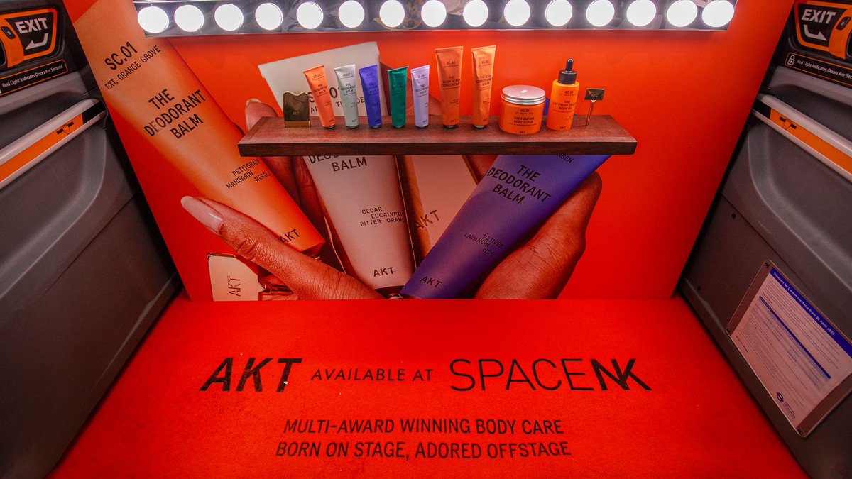 UbiquitousTaxis's tweet image. For brands that want to be the star of the show, Taxi Advertising is the stage and the spotlight! Just ask @akt_ldn, who used Taxis for an impactful campaign in London for their launch in @Space_NK 
#brandawareness
#taxiadvertising
#creativeadvertising