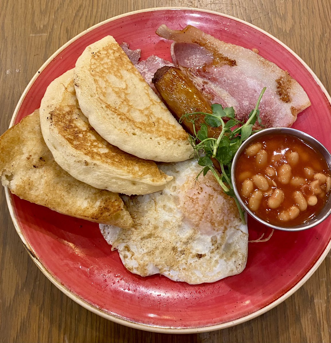 Matthew George (sometimes daughter Beatrice) 💙 tweet media