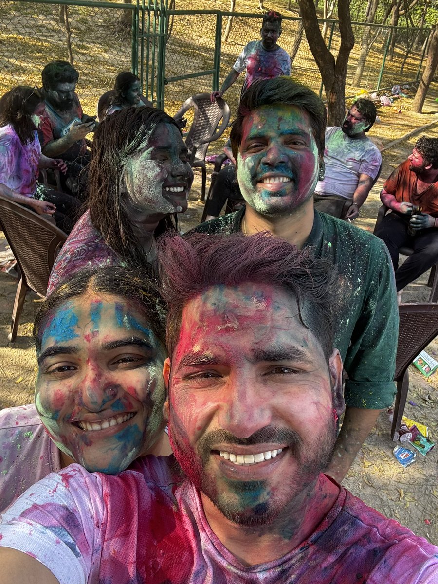 ShyamMeeraSingh's tweet photo. Happy Holi Doston! https://t.co/DClLJLh1hq
