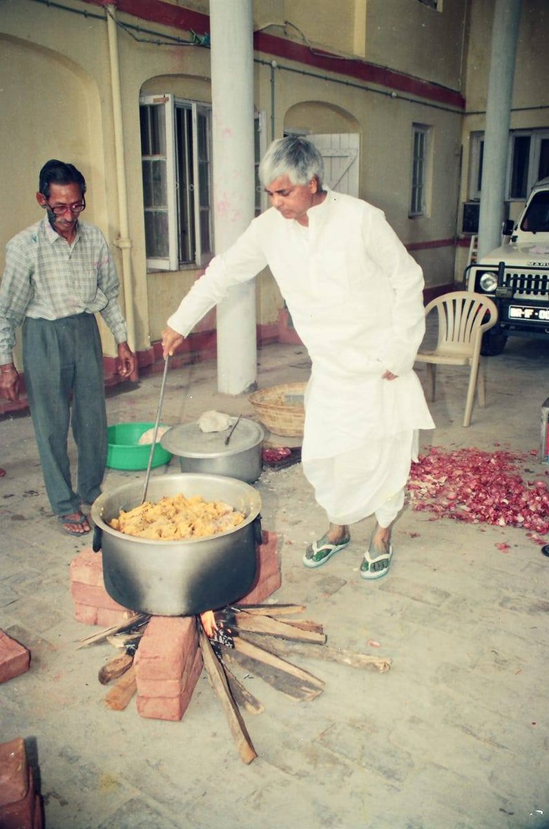 anarkaliofara's tweet image. पहले बढ़िया से भुनो उसके बाद पानी डालो...