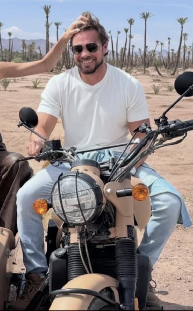 O ladrão Daniel Vorcaro, dono do Banco Master, foi preso pela Polícia Federal em uma investigação que apura um esquema bilionário de fraudes financeiras. 

A operação aponta suspeitas de venda de títulos de crédito falsos, além de possíveis crimes como corrupção, lavagem de