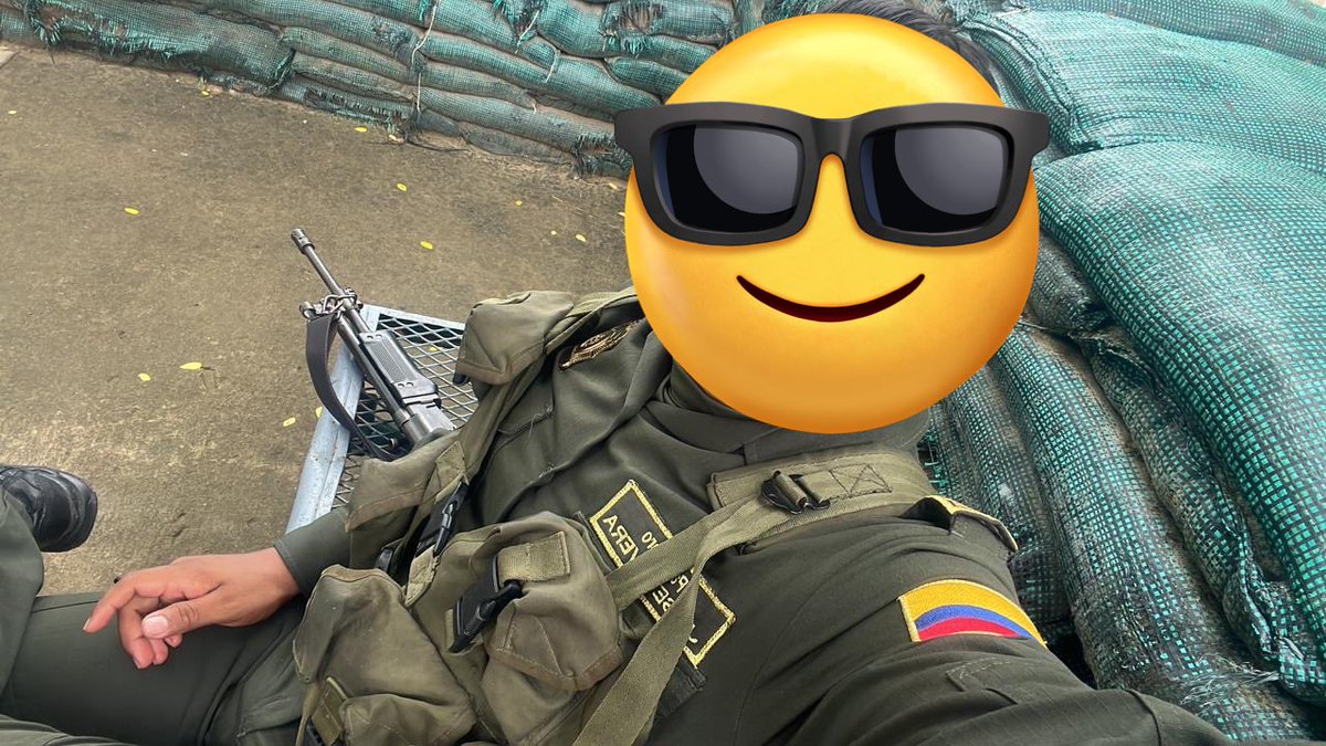 Riicken1's tweet photo. Lo rico que esta este policía https://t.co/YNxWDFlLfU