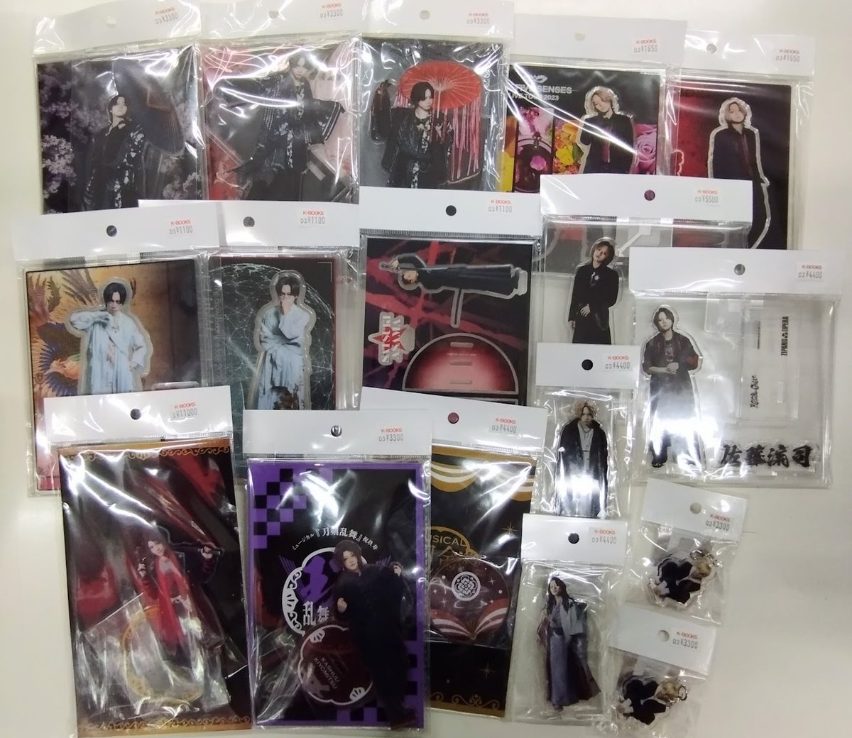 入荷情報】 佐藤流司さん アクリルスタンド が多数入荷しました❣ ・邪