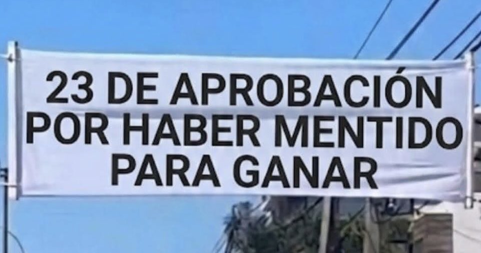 Intendencia de Montevideo no levanta basura pero tiene gente para descolgar urgentemente los carteles. 🤷‍♂️
Viralicemos  este otro cartel así se joden !!!