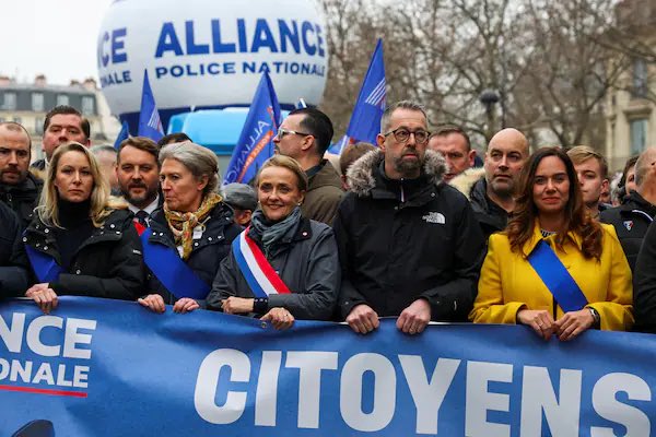 <a href="/JRenardiere/">Jacques Renardiere</a> <a href="/marievermeil/">marie vermeil φ 🐢 🔻✌</a> Je ne vois pas ce qui vous fait dire ça.