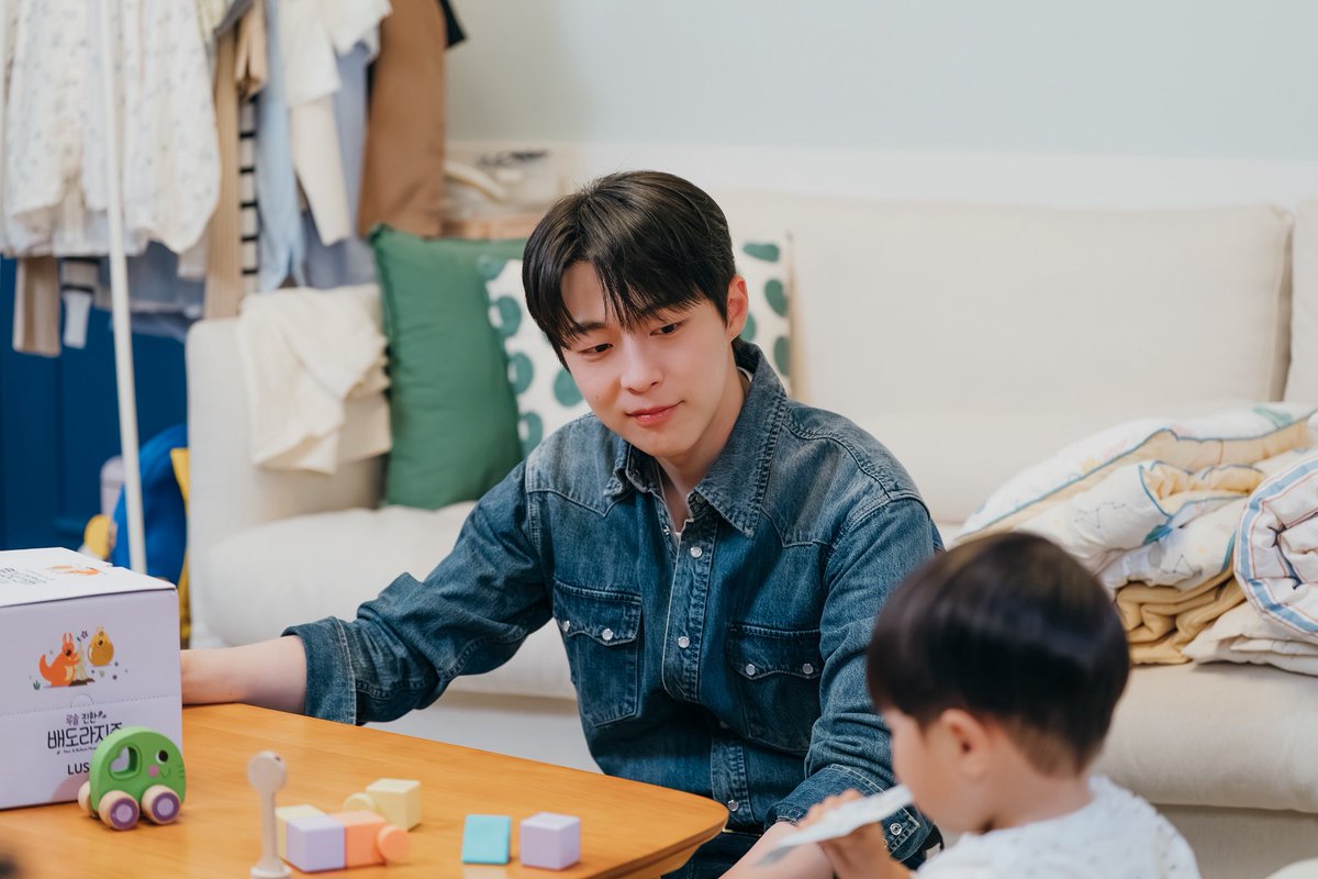 YYentertain's tweet photo. <우주를 줄게> 선태형📸

[수목] 밤 10:40ㅣtvN
• tvN 제공 
#배인혁 #BAEINHYUK 
#우주를줄게 #OurUniverse
#YYentertainment https://t.co/ZVbfiO4zBZ