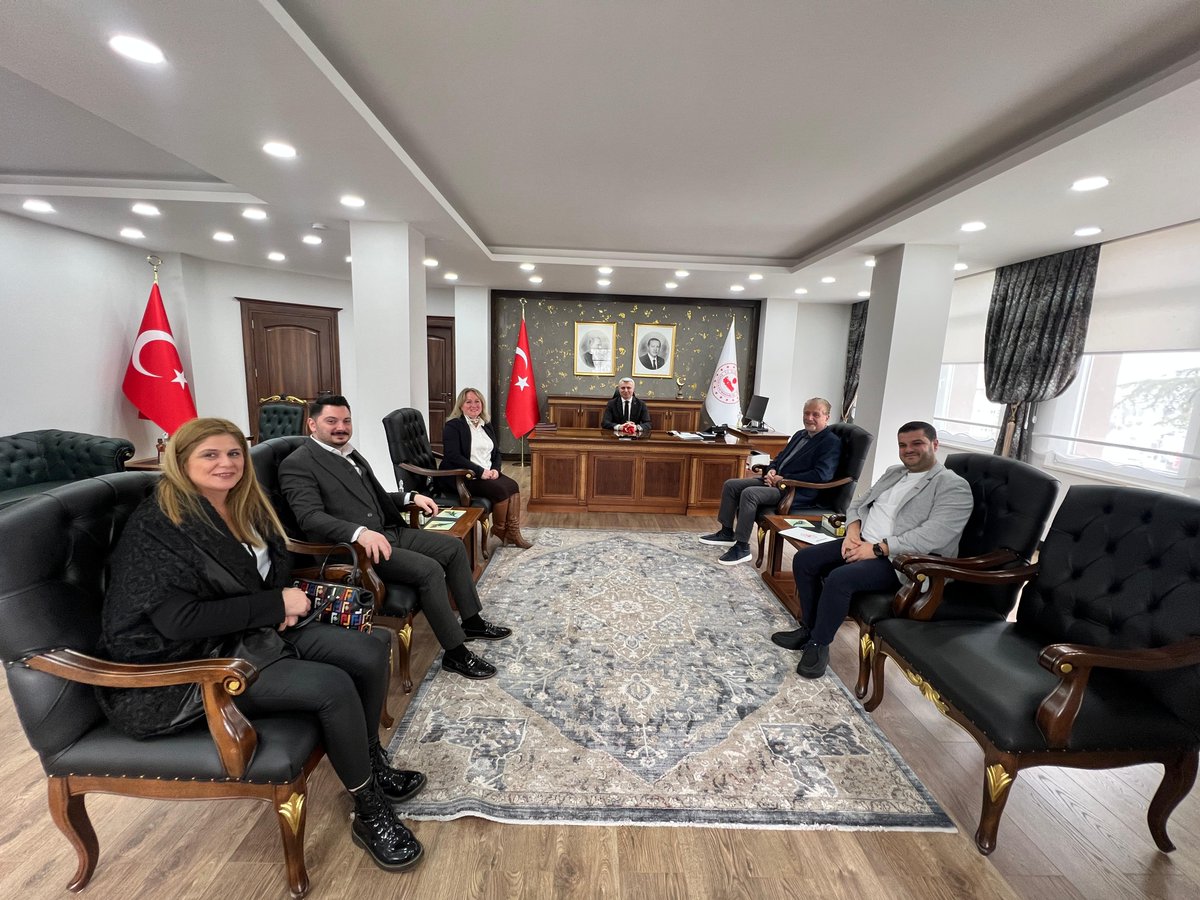 Doğu Marmara Bölge Temsil Kurulumuz, 3 Mart Salı günü Sapanca Kaymakamı Sayın Arda Şaban Yazıcı’yı makamında ziyaret etti.

Gerçekleştirilen görüşmeye BTK Başkanımız Aytekin Şahinbaş, BTK Başkan Yardımcımız Berrin Yılmazer ile BTK Yönetim Kurulu Üyelerimiz Anıl Taşkın, Mustafa