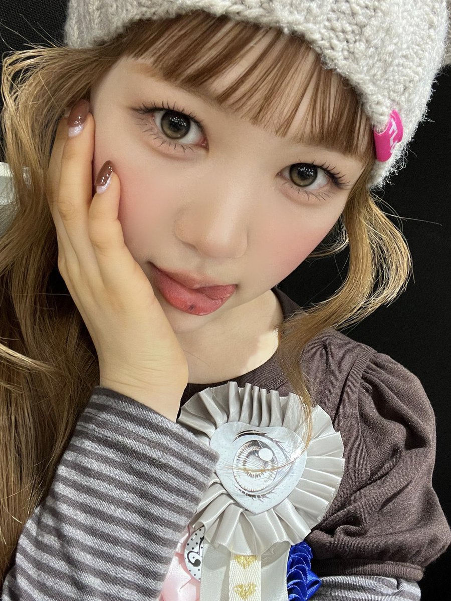 baby hamster, tweet media