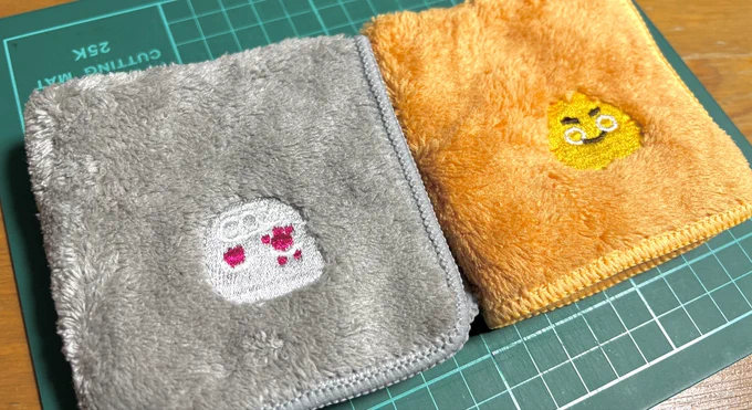 20時頃からboothで通販開始します 通販価格になっています。 ・フカフカ刺繍ハンカチ 煉/宇 ・宇煉本「たちのわるいひと」 ・再版ログ本「このあいだ」 が追加されます