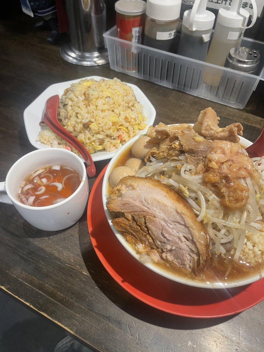 仕事朝までかかるから
ラーメン食べて今から温泉行ってくる♨️

それにしても食べすぎてお腹パンクしそう🙂